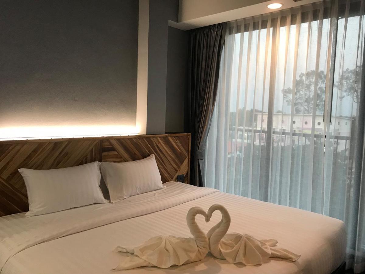 Ou Hotel Пхитсанулок Экстерьер фото